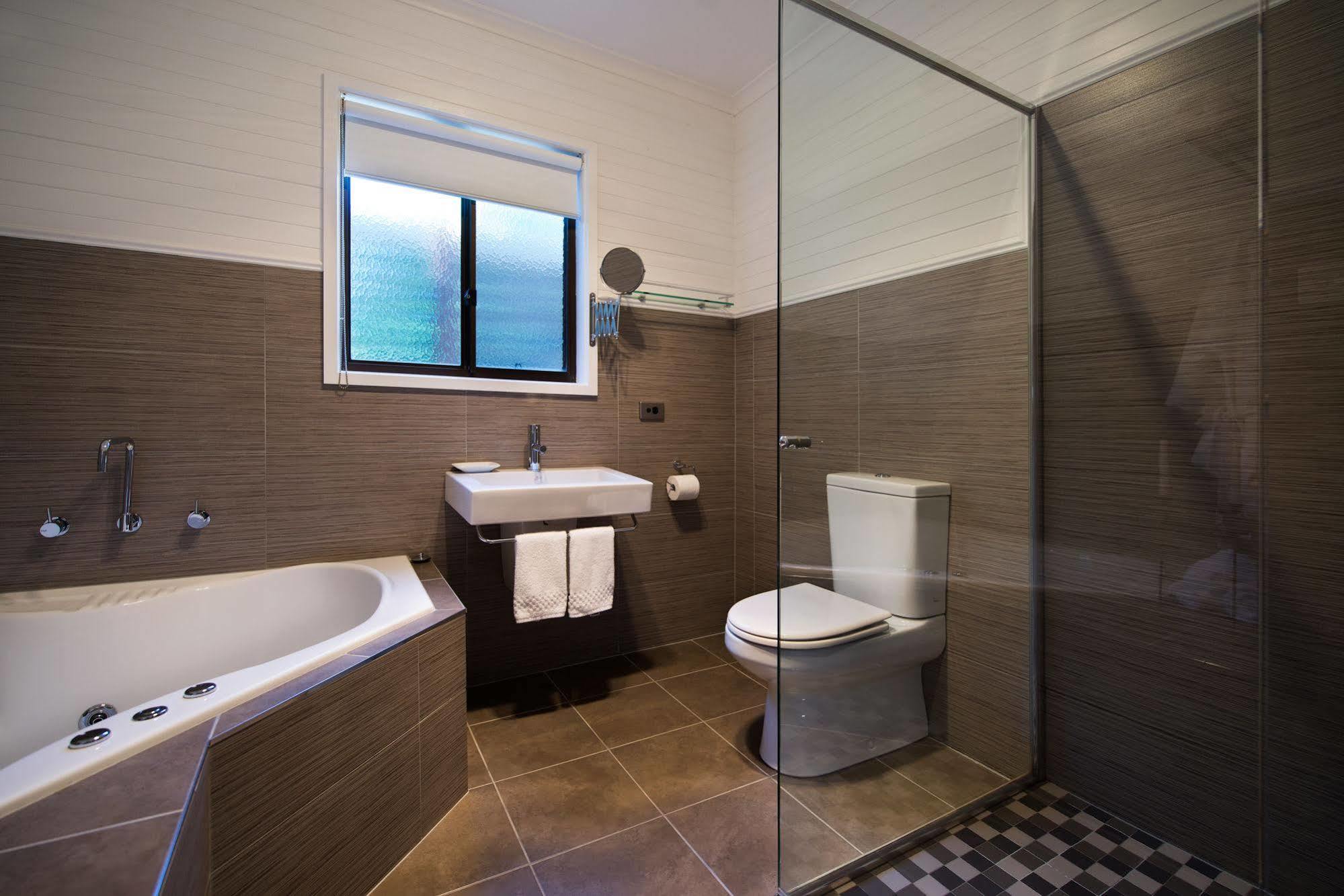 Spa Villas On Main Дейлсфорд Экстерьер фото